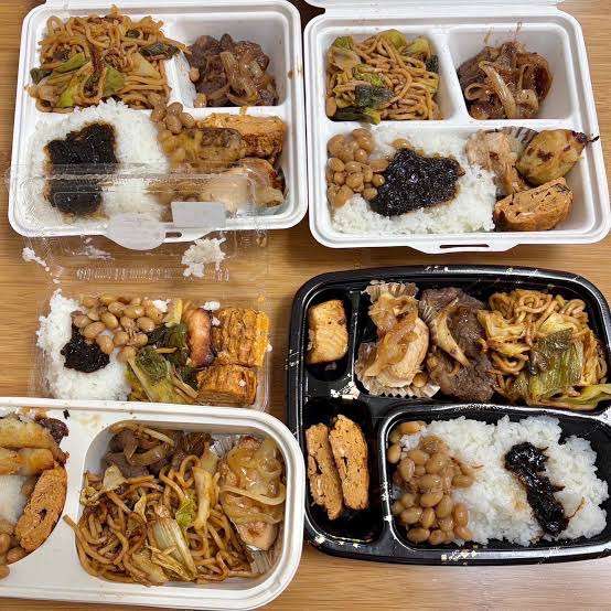 ハイヒール・モモコ、手作り弁当4つ披露 白米・赤飯・スパゲティなどぎっしり「ボリューム満点」「食べ応えありそう」と反響