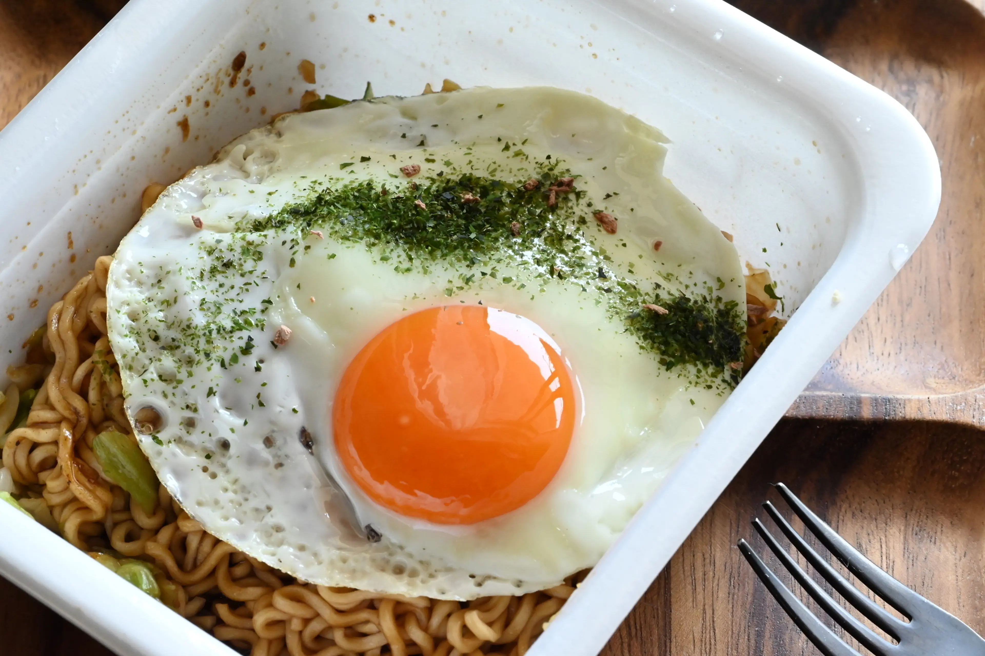 夜ご飯にカップラーメン食べますか?
