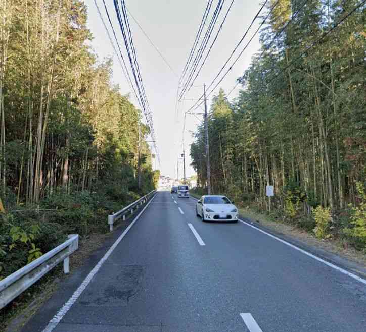 車道の自転車に車が追突　三重・明和　直線の町道で女性（49）死亡