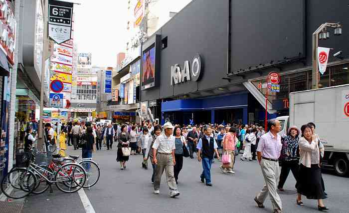 「トー横」周辺の補導747人、5年で10倍　警視庁などが一斉対策