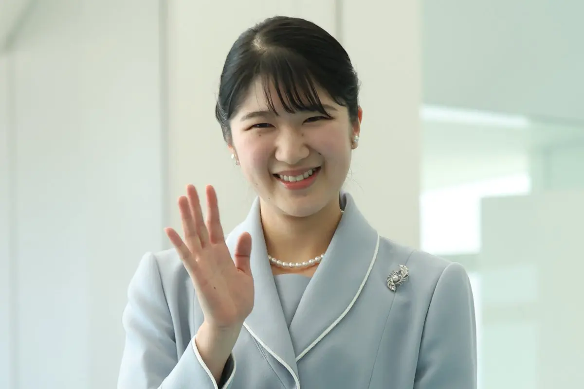 着物姿の女性に「桜が満開の日に桜柄の着物を着るのは『野暮』」と教わり顔が桜色に…→駐日ジョージア大使のポストに「着物選びのマナー」の意見が集まる
