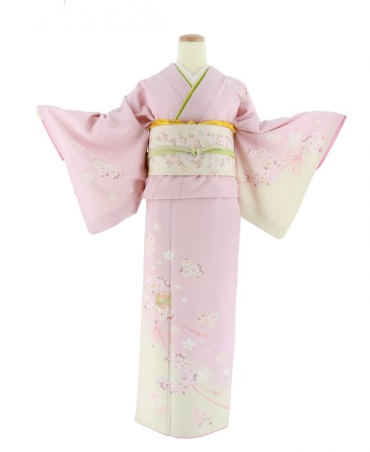 着物姿の女性に「桜が満開の日に桜柄の着物を着るのは『野暮』」と教わり顔が桜色に…→駐日ジョージア大使のポストに「着物選びのマナー」の意見が集まる