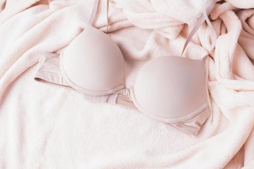 下着を買うのって賭けじゃないですか？