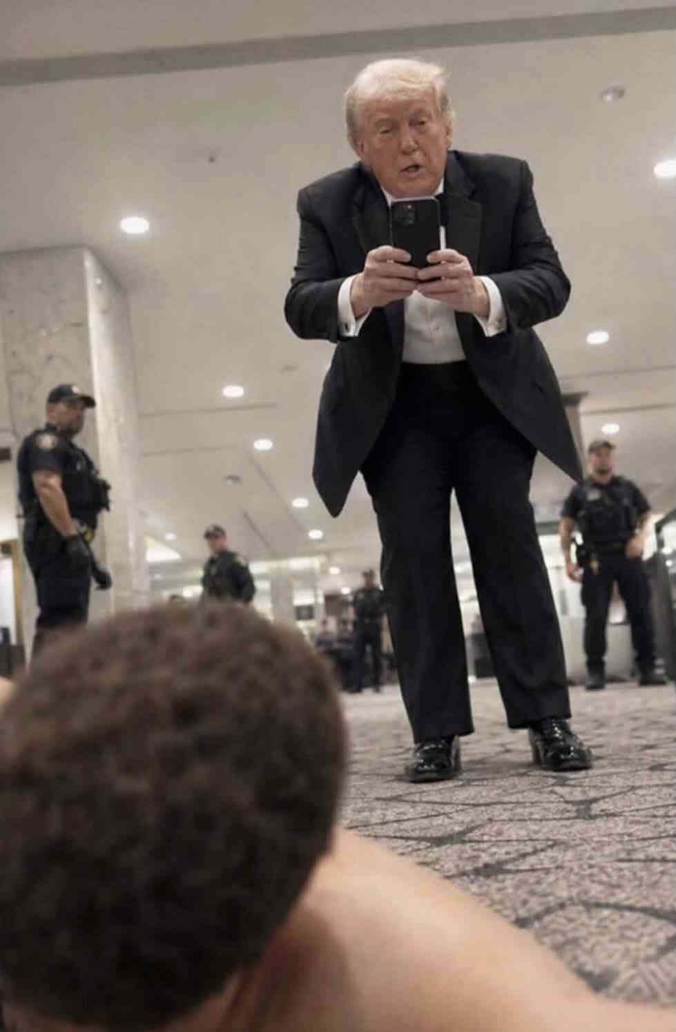 米大統領出席の夕食会で大きな音　記者会主催、トランプ氏は無事