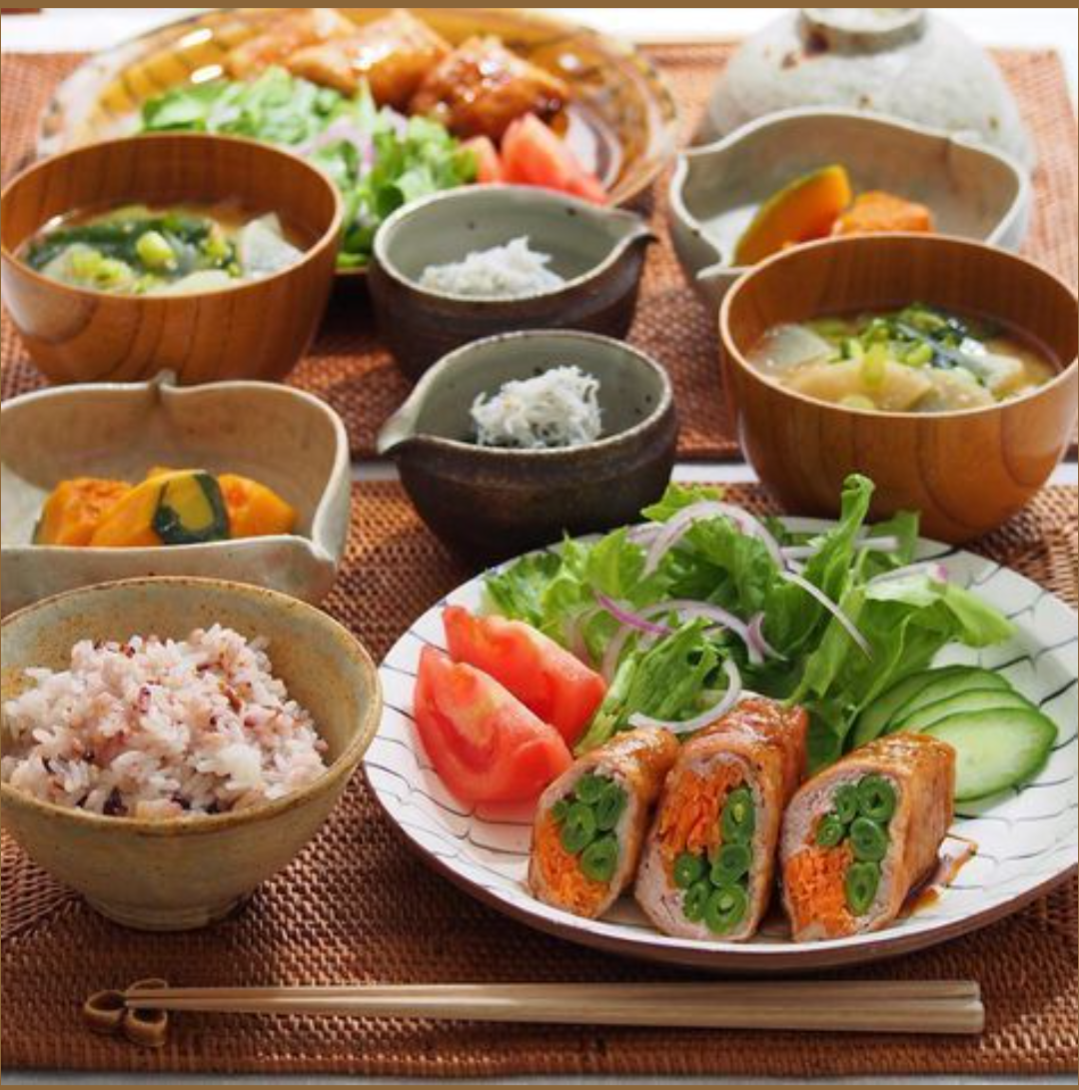 【 板野友美 】 「ベンツじゃない方のGクラス」　〝愛車〟 電動自転車でのスーパー買い出し ＆ 夕食作りの休日ルーティンを披露