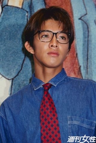 メガネはダサいのか