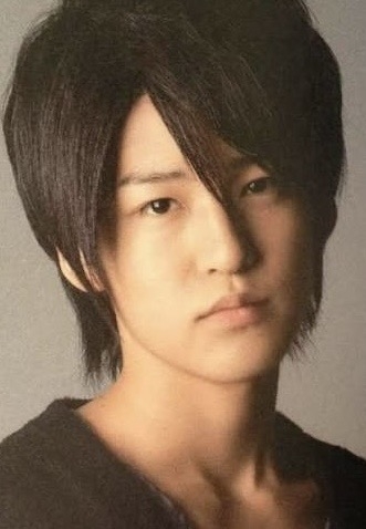 Snow Man目黒蓮、雨天の中ファンと交流→虹空に 約3ヶ月ぶり一時帰国に大歓声