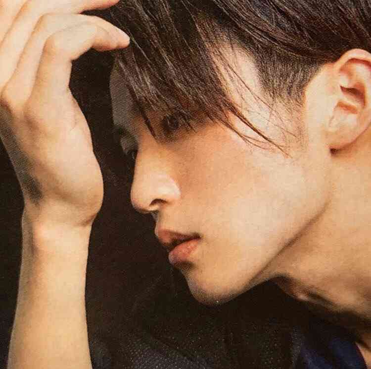 Snow Man目黒蓮、雨天の中ファンと交流→虹空に 約3ヶ月ぶり一時帰国に大歓声