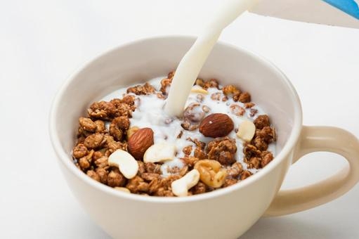 グラノーラ食べてる人！