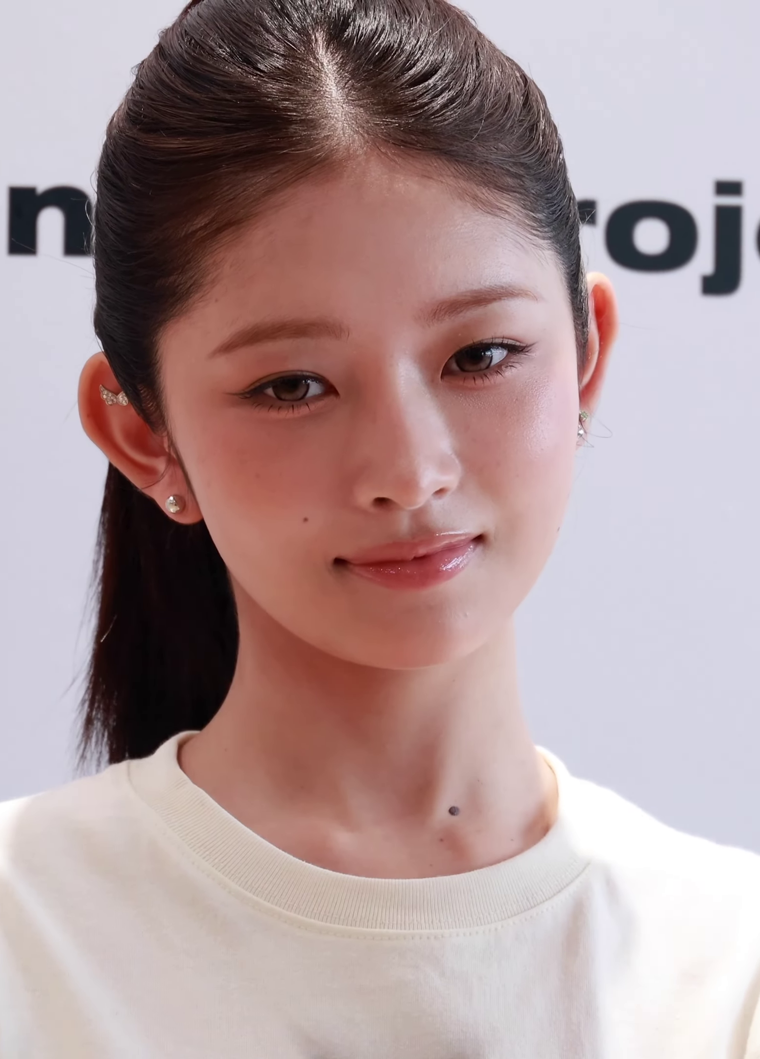 「親友の整形にすごく悔しさを感じて…」17歳の女子高生社長が挑む「一重まぶた」特化コスメ 「二重の方がかわいい」世間の美の価値観に対する“悔しさ”原動力に
