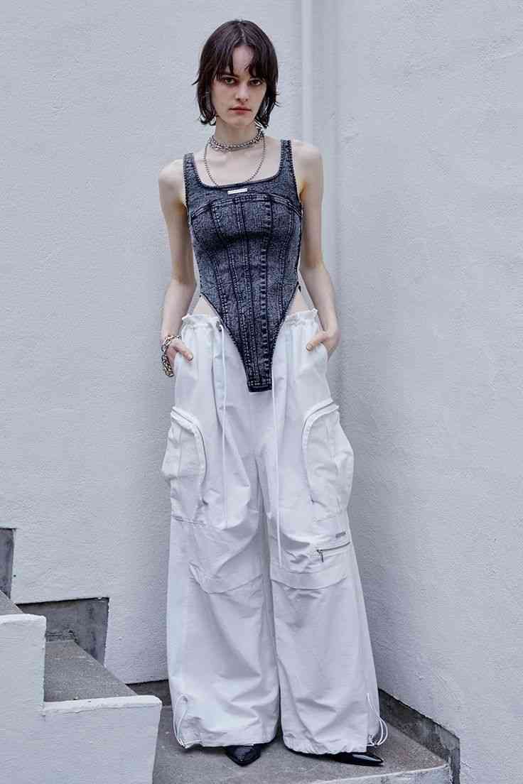 《タトゥーの次は“ハイレグ”インナー》三吉彩花 止まらない“攻め”スタイル…貫く“自分の価値観”