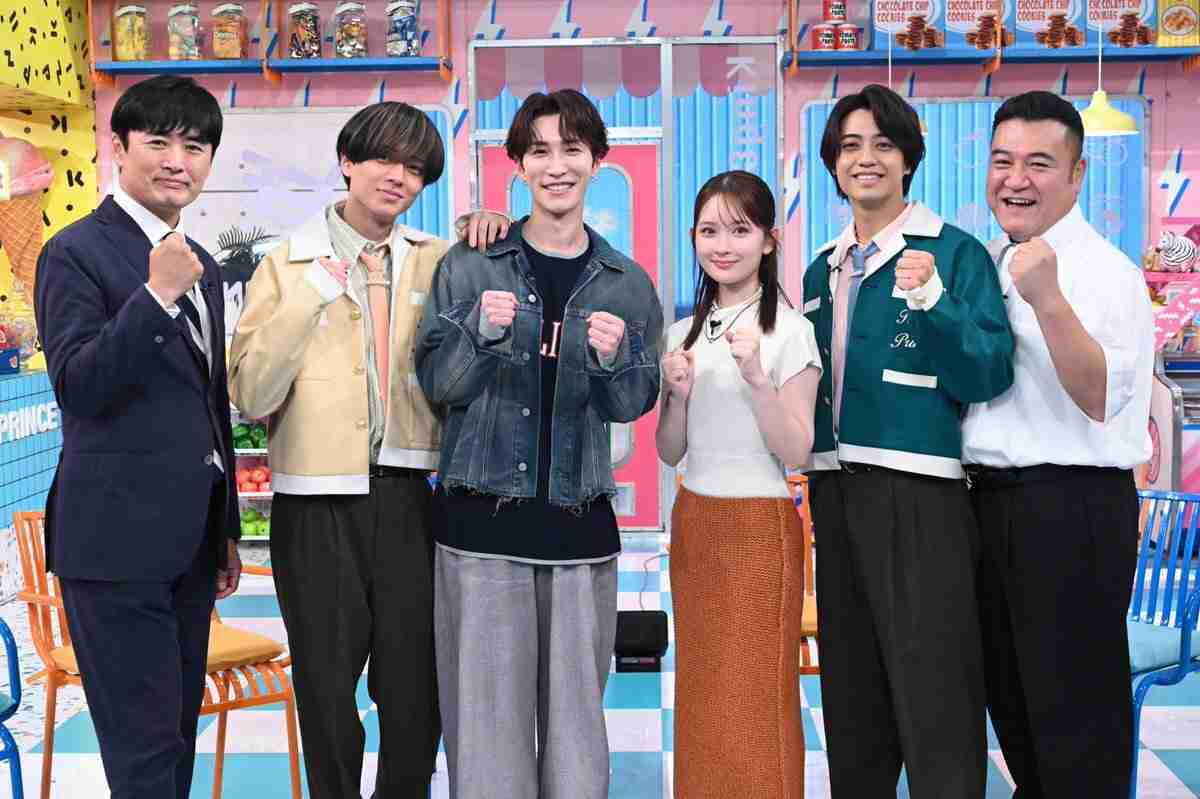 永瀬廉の小顔と8頭身映える“国宝級イケメン”ショットに「朝からビジュいい」「骨格まで美しい」「関西ノリ楽しかった」