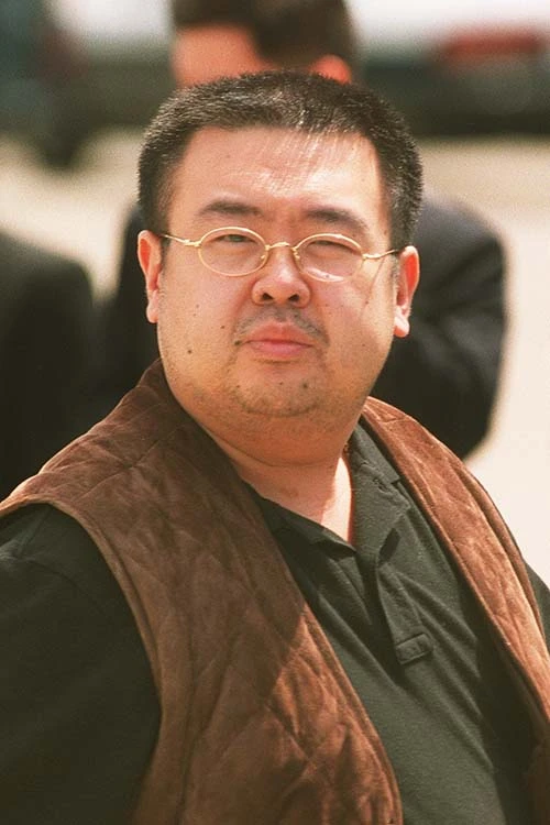 金正恩総書記が笑顔でワンコ抱き上げ ジュエ氏とされる娘と共にペットショップ視察 画像公開した北朝鮮の狙い