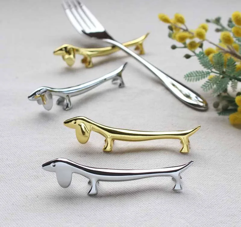 ハンバーガーのピック、持って帰っていいと思う？お客さんの考える「常識」がわからないと嘆く店側の意見と、人によって「常識」は違うという反論