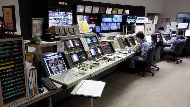 川崎市で高さ約40メートルの足場が崩れ複数の作業員5人が転落 3人意識不明1人行方不明