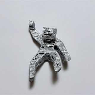 人にゴミみたいな物をあげて、良い物を貰おうとする人