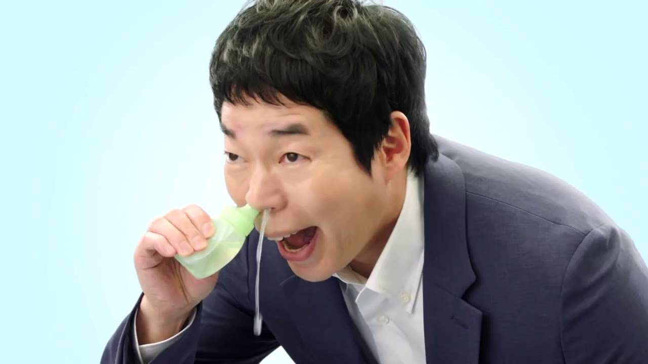鼻うがいやってる人