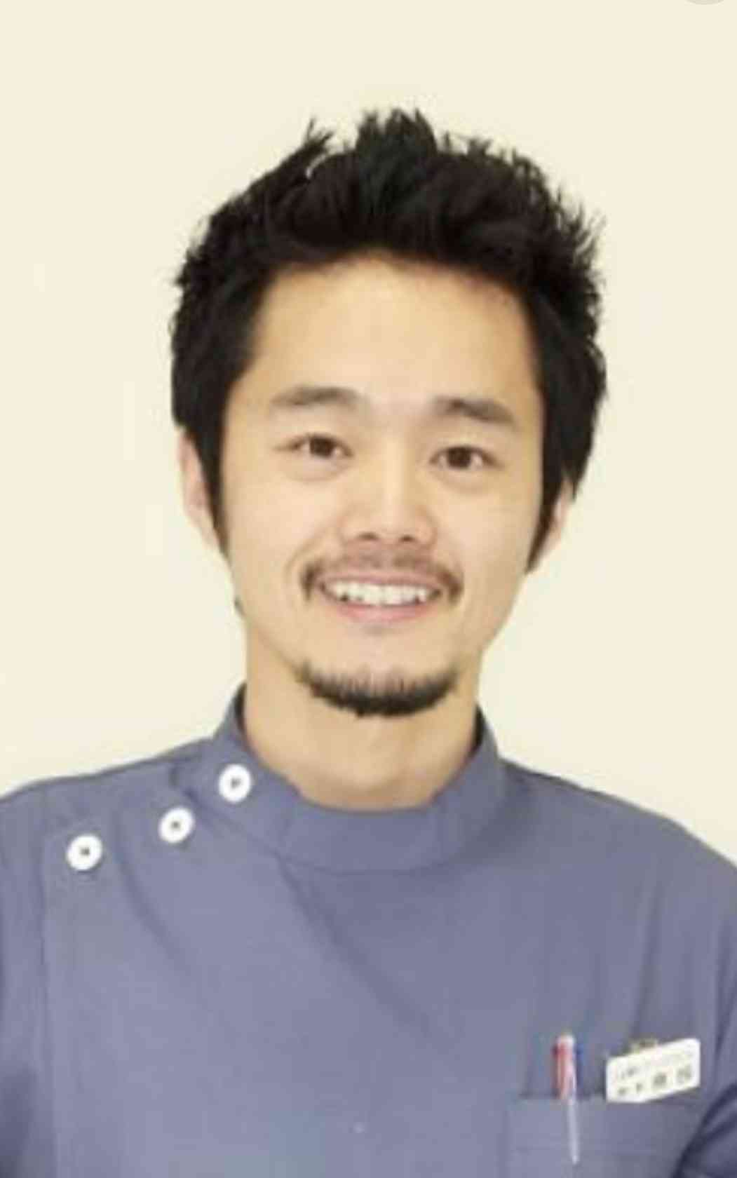 「舌の運動」と偽り自らの陰部を舐めさせた歯科医　体液まで…初公判で明らかになった鬼畜の所業　「間違いはありません」と起訴内容を認める　スタッフがいない休診日を狙い予約受け入れ