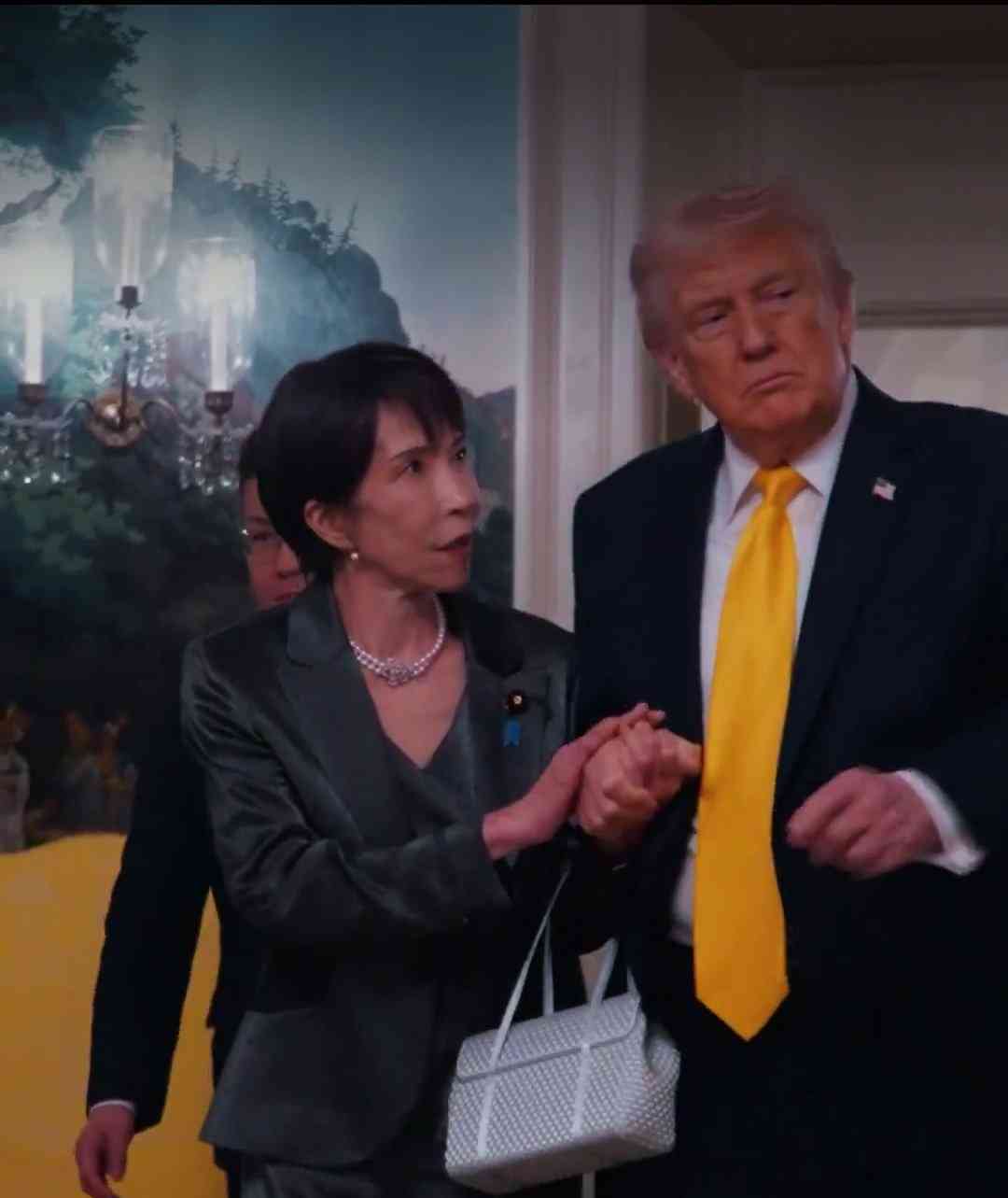 トランプ氏、居眠りしているような姿を会合中に再び見せる。検査をした方がいいとの指摘も