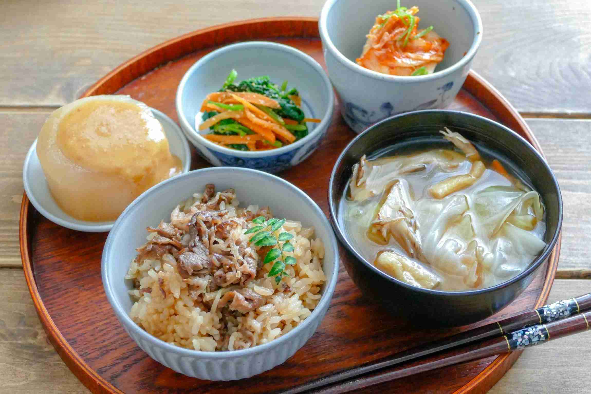 炊き込みご飯の献立