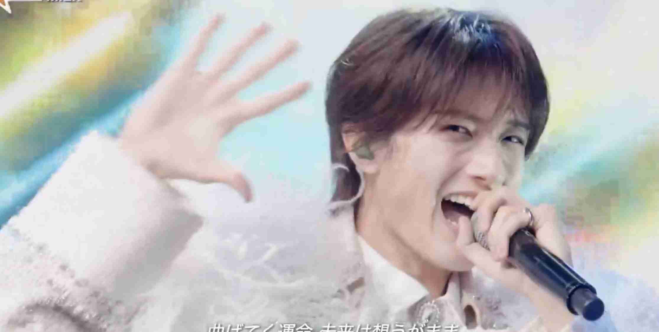 M!LK・山中柔太朗、佐野勇斗と“全身金ピカタイツ”で100万人突破報告「事務所OK出たんや」アイドルらしからぬビジュに騒然