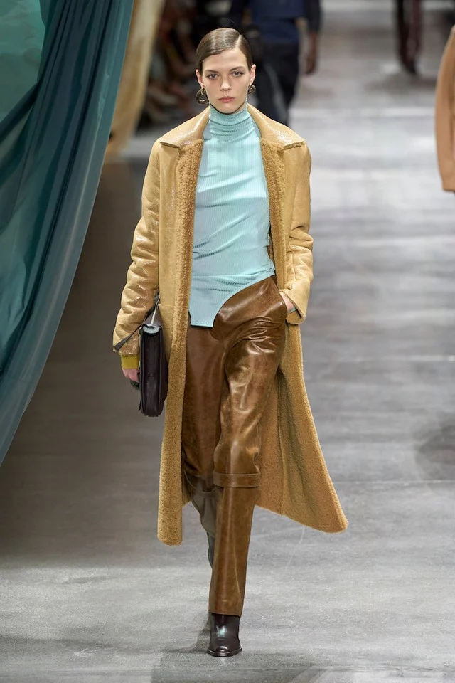 「東京に染まってしまったな」王林　“ハイレグ”ジーパン姿に賛否…“パリピ生活”報道で崩壊した“青森”キャラ