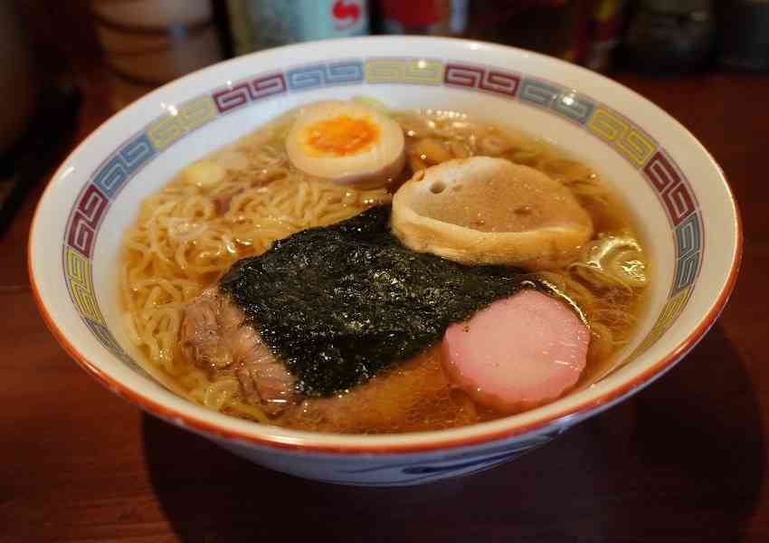 地元民が行列作って食べるラーメン屋