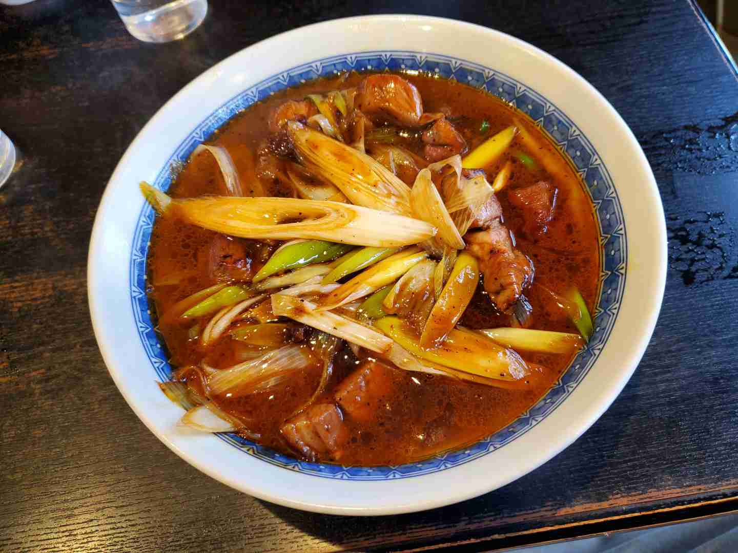 地元民が行列作って食べるラーメン屋