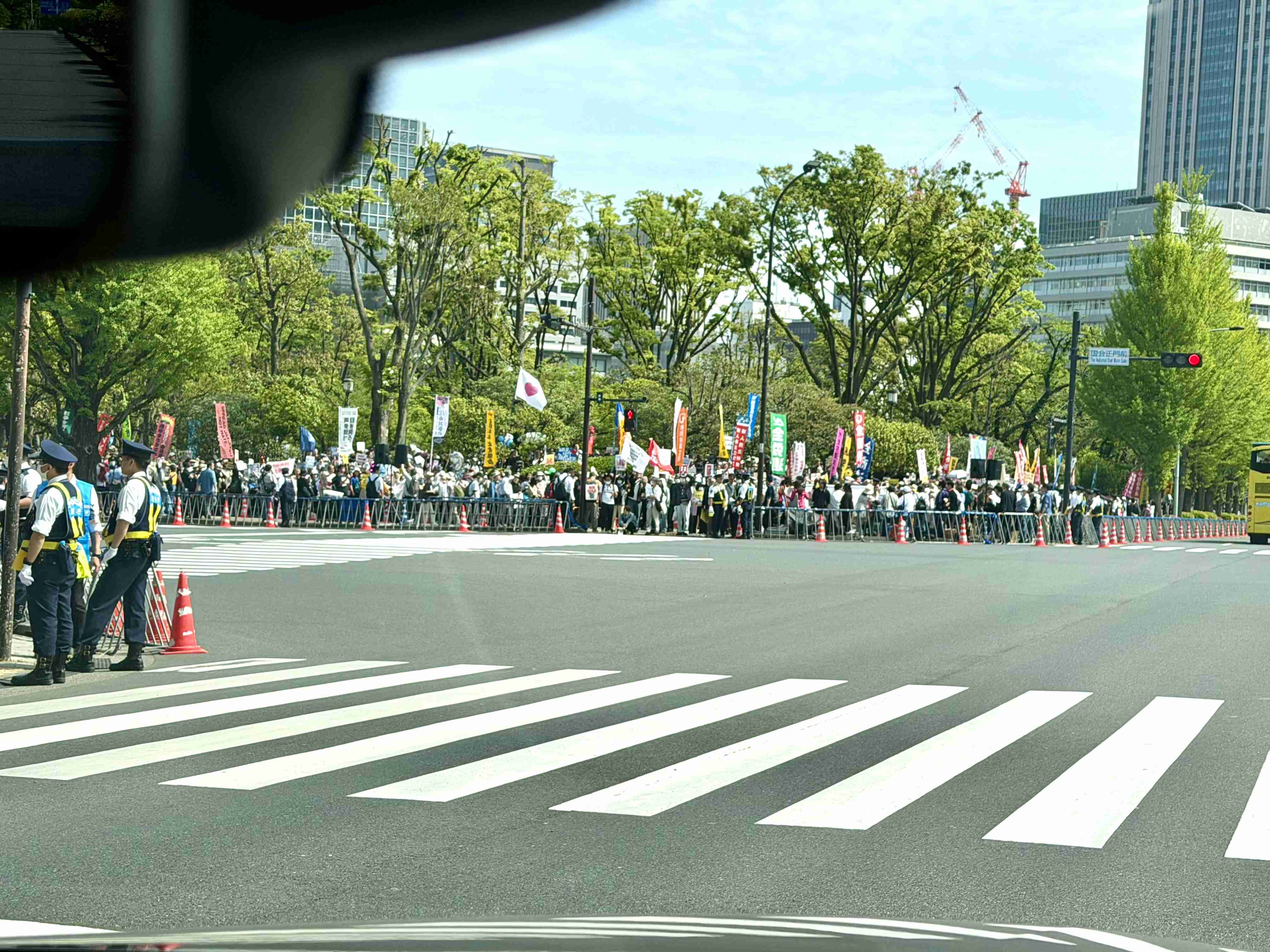 自民党大会で自衛官が国歌斉唱　高市首相「知らなかった」小泉防衛相「私人として」に「隊員がかわいそう」