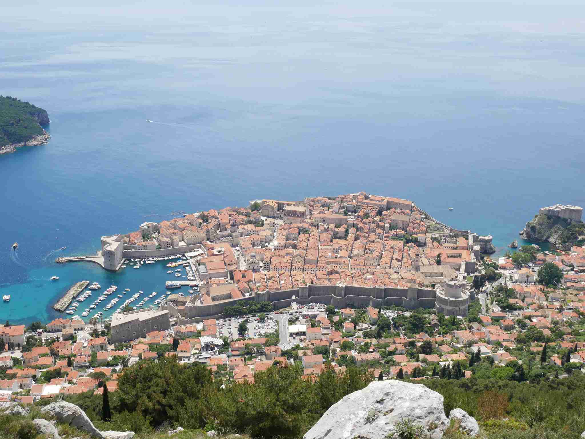 新婚旅行どこへ行きましたか？