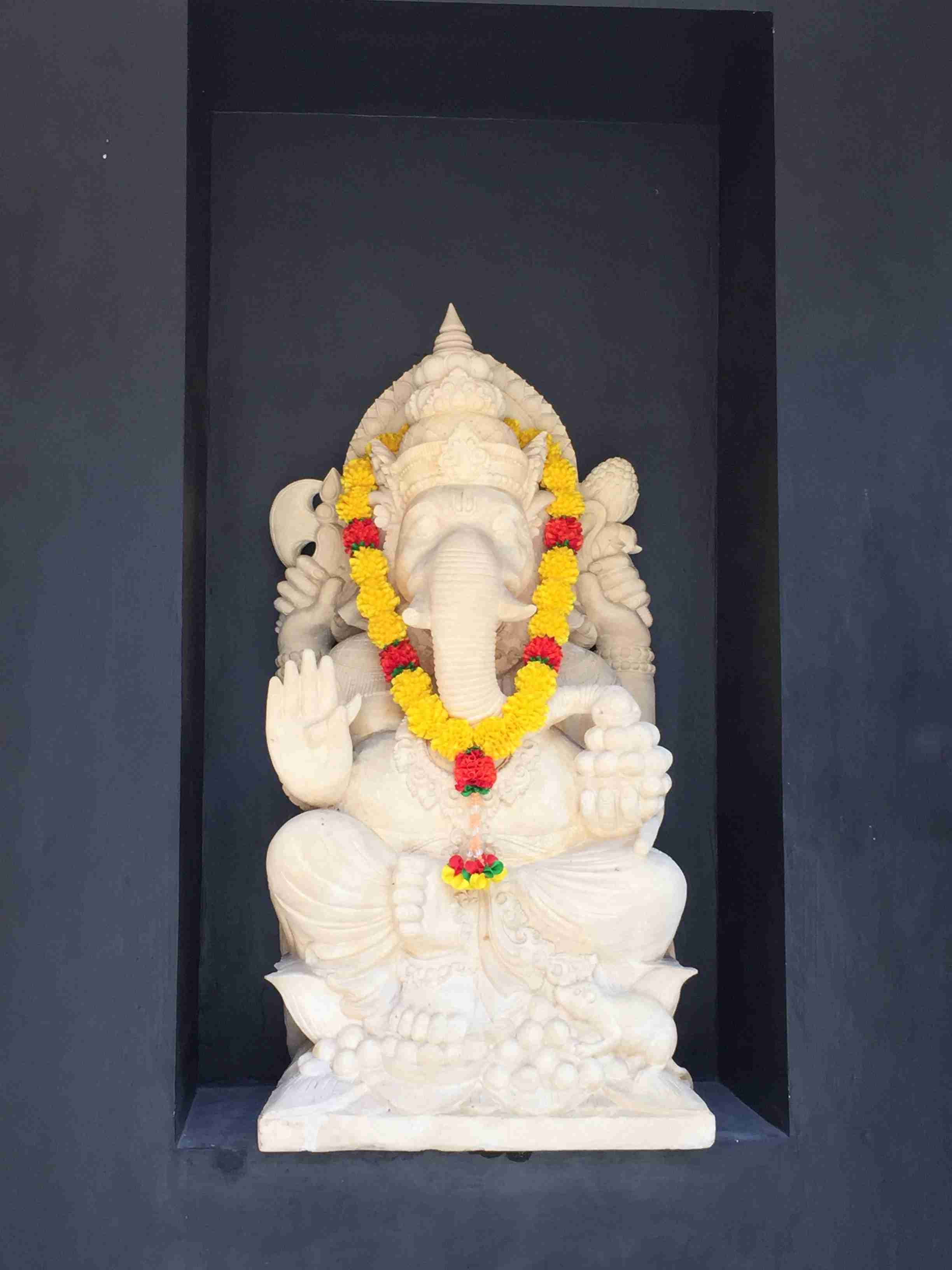 新婚旅行どこへ行きましたか？