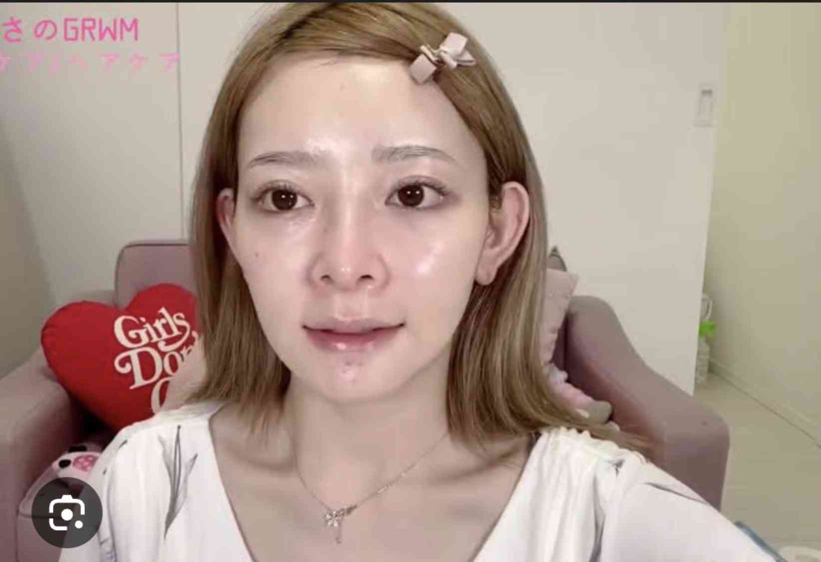 “整形総額2000万超え”黒崎みさ、離婚発表 双子の息子との3ショットで報告