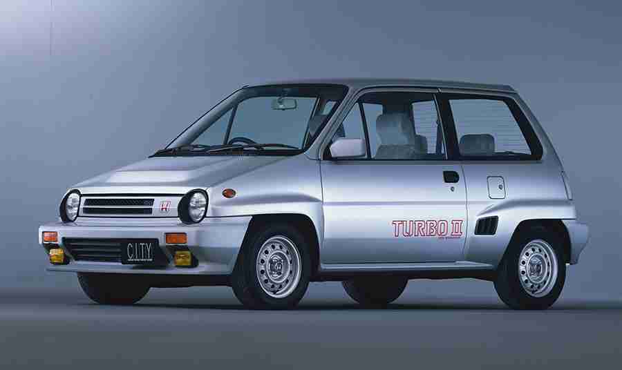 ホンダが小型EVスポーツカー発売へ　エンジン音や振動の再現で運転の楽しさ追求