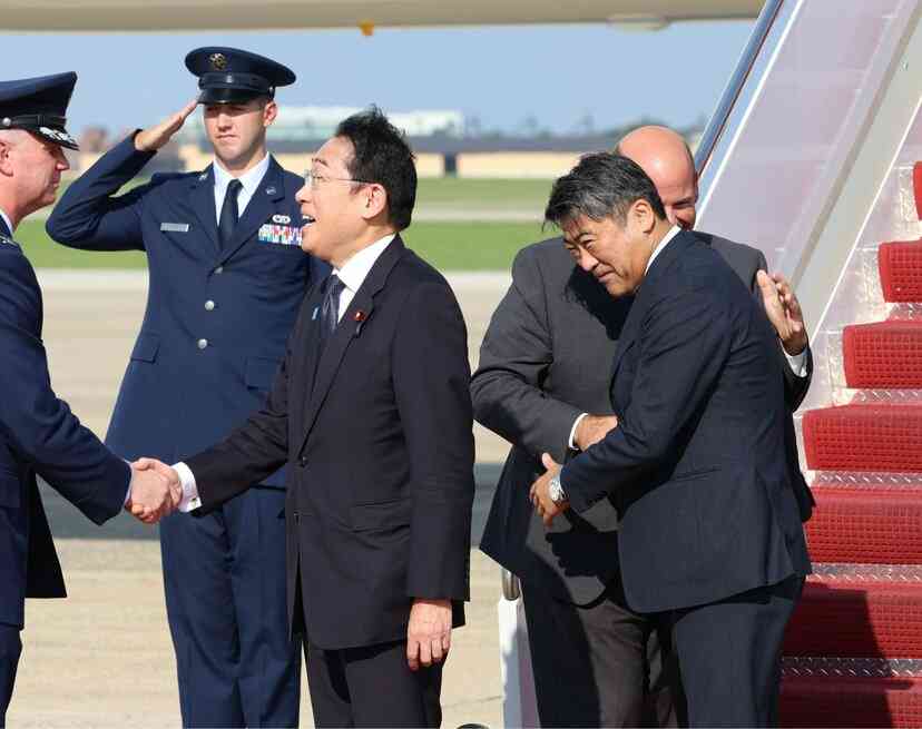 小泉進次郎防衛相には「発言等求めず」…高市官邸で“進次郎イジメ”が勃発していた！《イラン攻撃で緊迫感増す中「出席のみをお願い」の異常事態》