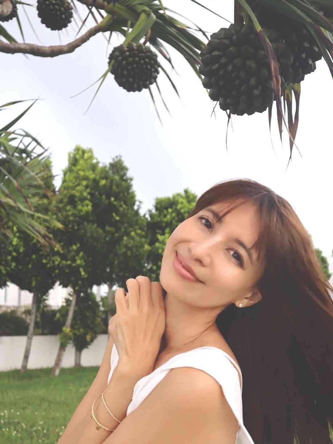 「吉川ひなの」46歳で活動再開も若者からは「誰？」の声　「股下85センチ」「歩くフランス人形」…Z世代は知らない美少女モデル伝説