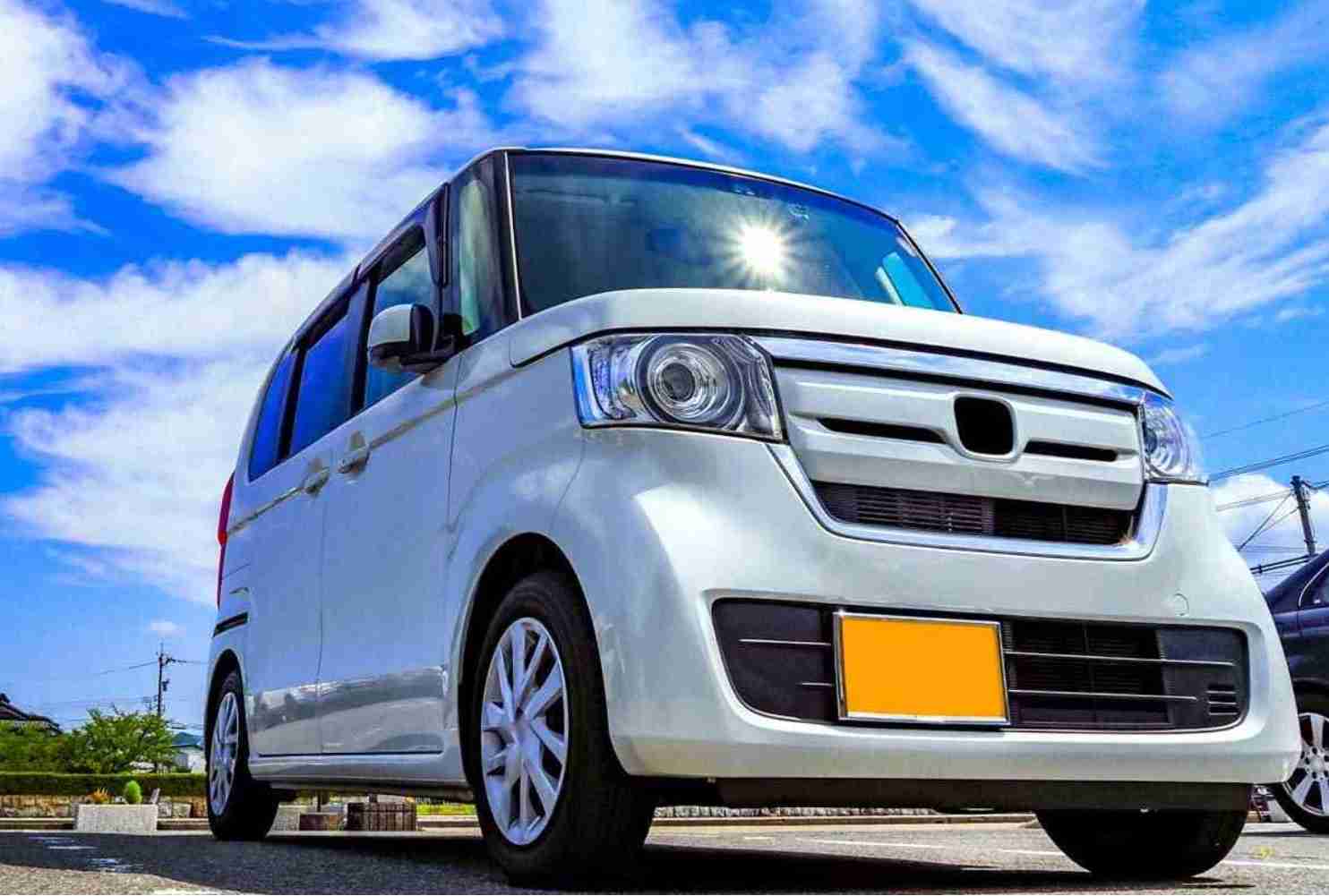 軽自動車に乗るオッサンは「恋愛対象外」なのか？ 20〜30代独身女性の4割が示した“車格フィルター”の正体
