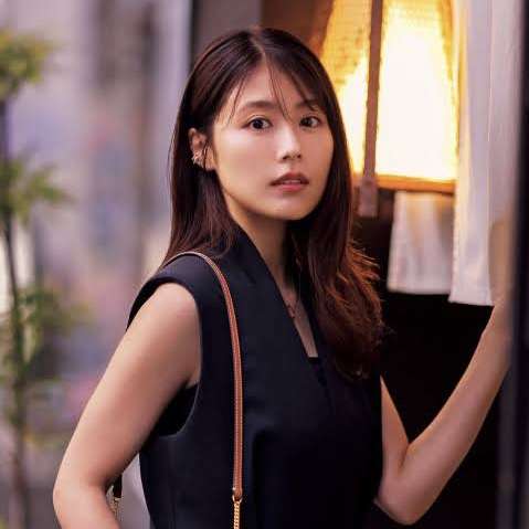 綺麗な女性を見ると目がいってしまう