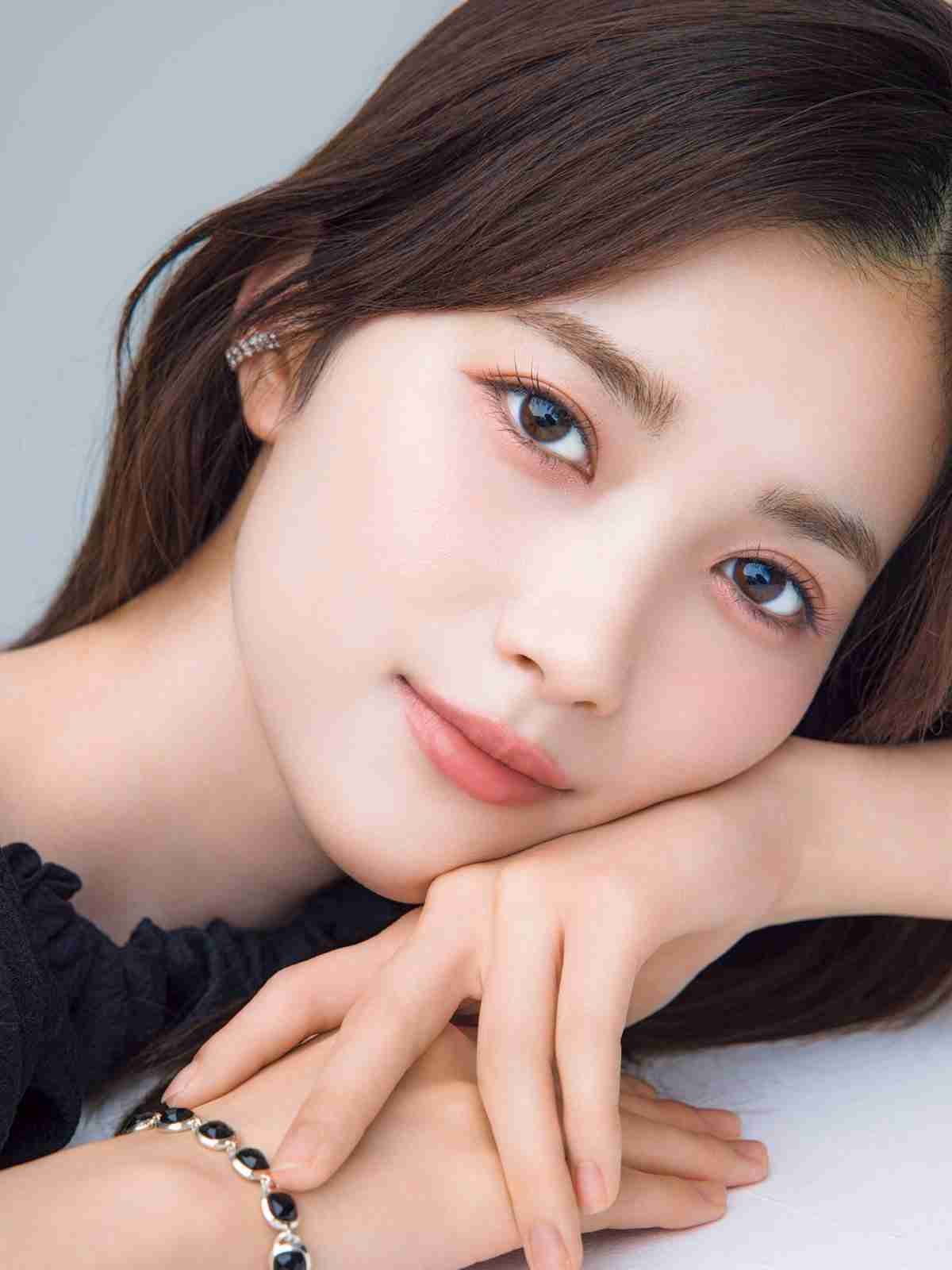 綺麗な女性を見ると目がいってしまう