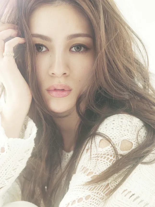 綺麗な女性を見ると目がいってしまう