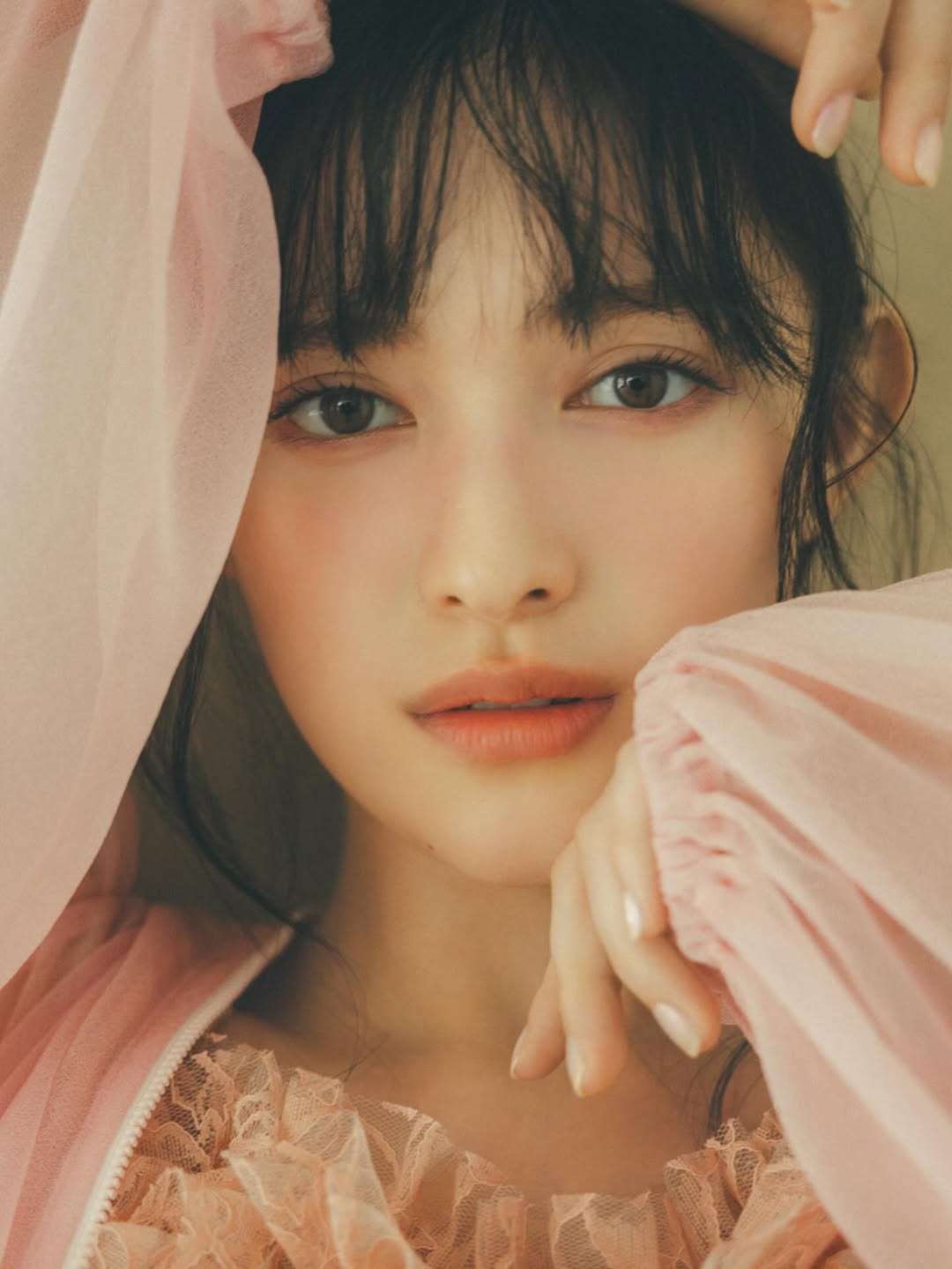 綺麗な女性を見ると目がいってしまう