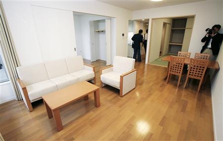 「無理や住まれへん」ネット驚愕…維新議員　“青山“の議員宿舎の写真を公開「もう少しいい部屋に住まして」同情の声も