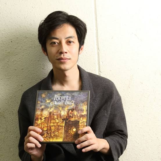 大人になって児童文学を読み返している人