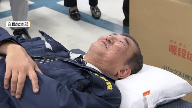 早くも出てきた高市首相退陣説 キングメーカー麻生副総裁の頭にある「次のタマ」は