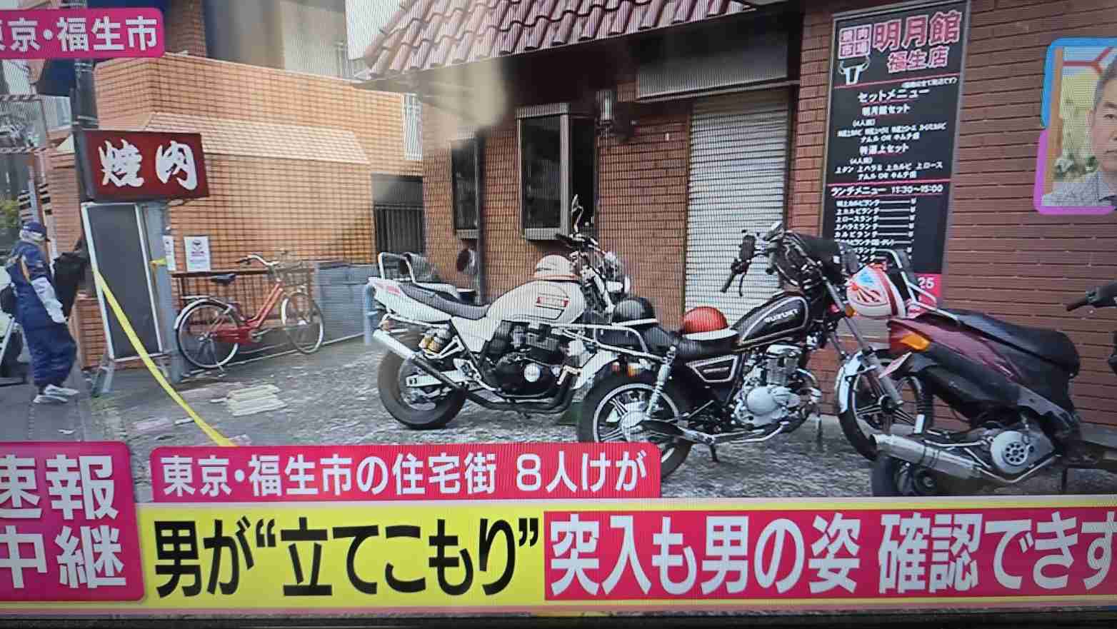 自宅に立てこもった男 警察突入も見つからず逃走か　40代男がハンマーで男子高校生ら2人を殴る　駆けつけた警察官6人や母親など9人がけが　東京・福生市