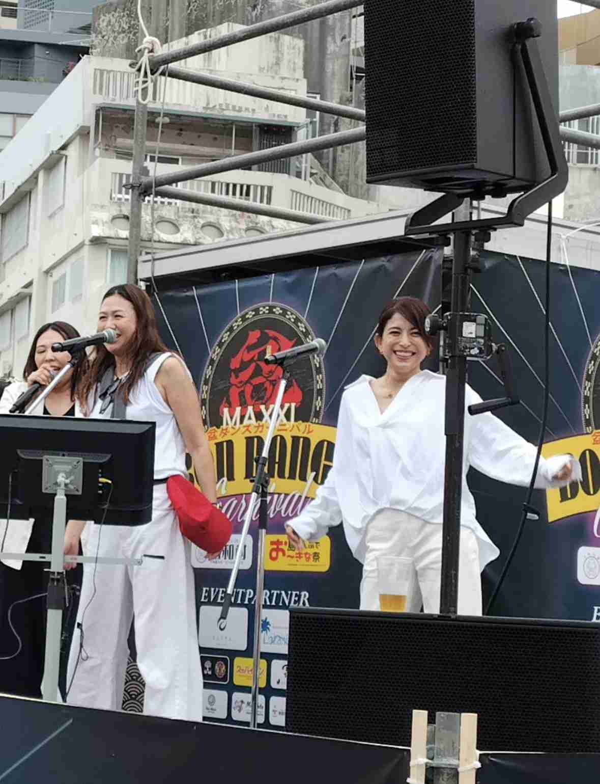 沖縄のお祭りで一般参加のカラオケ大会が始まったが、SPEED歌ってる4人組の中にどう見ても本物が混じってる「立ち位置も同じｗ」「元気な姿が見れて良かった」