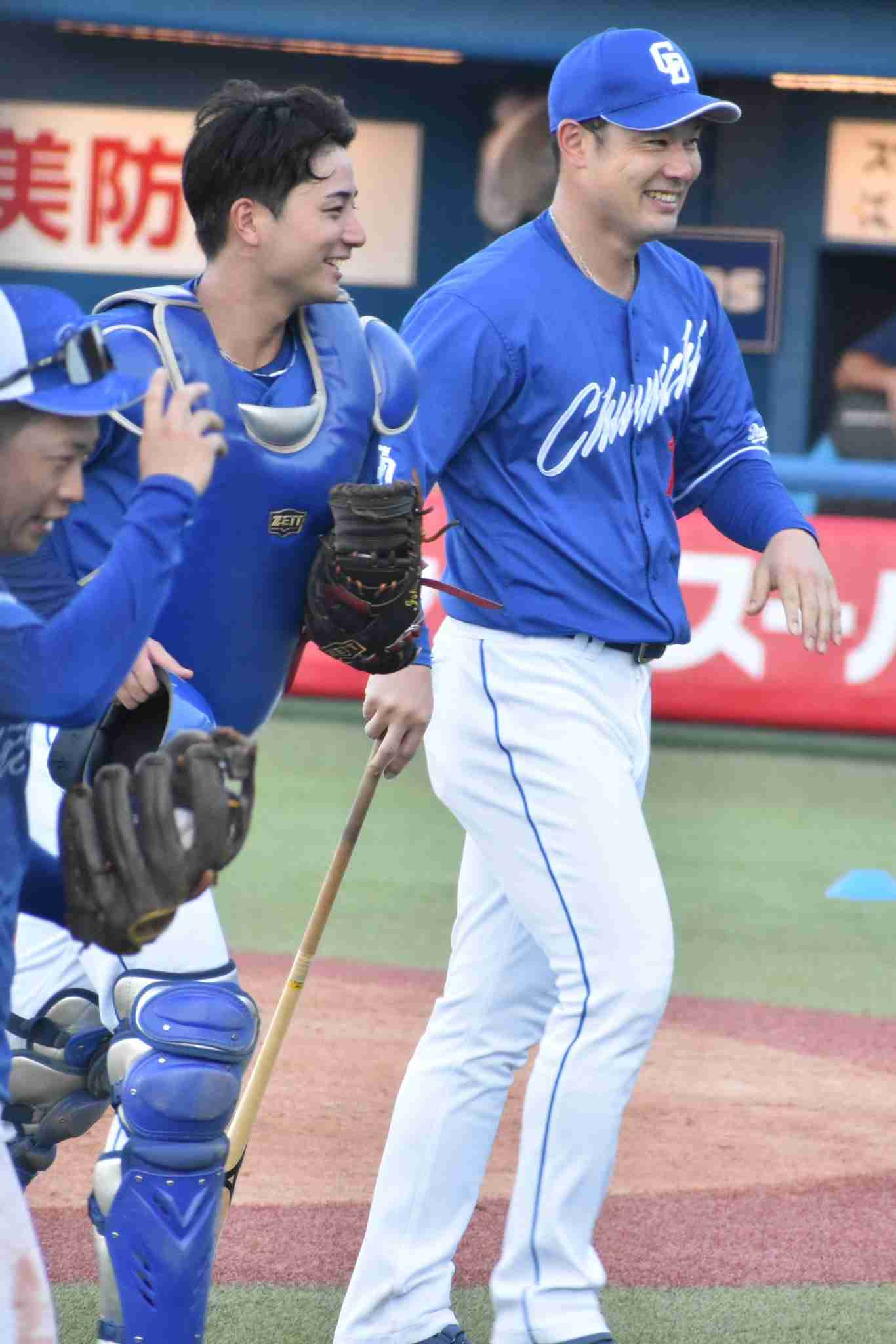 中日・石伊の頭部にオスナのバット直撃　球場騒然…16日には球審が救急搬送