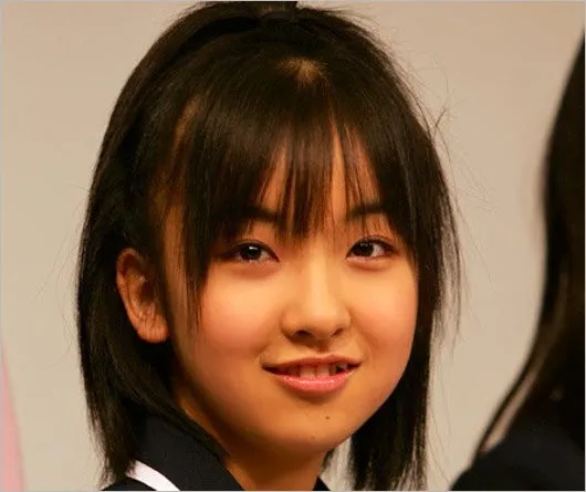 「脚交換したい」「羨ましい」板野友美は体重39キロ「細すぎ」「目を奪われた」「世界一かわいい」と反響
