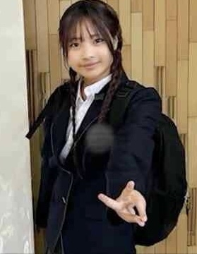 小学校卒業式ショットが“炎上”したギャルモデル・るみな（12）、雰囲気がガラリと変わった中学校入学式の姿に反響「全然30代じゃない！」「めっちゃ変身」