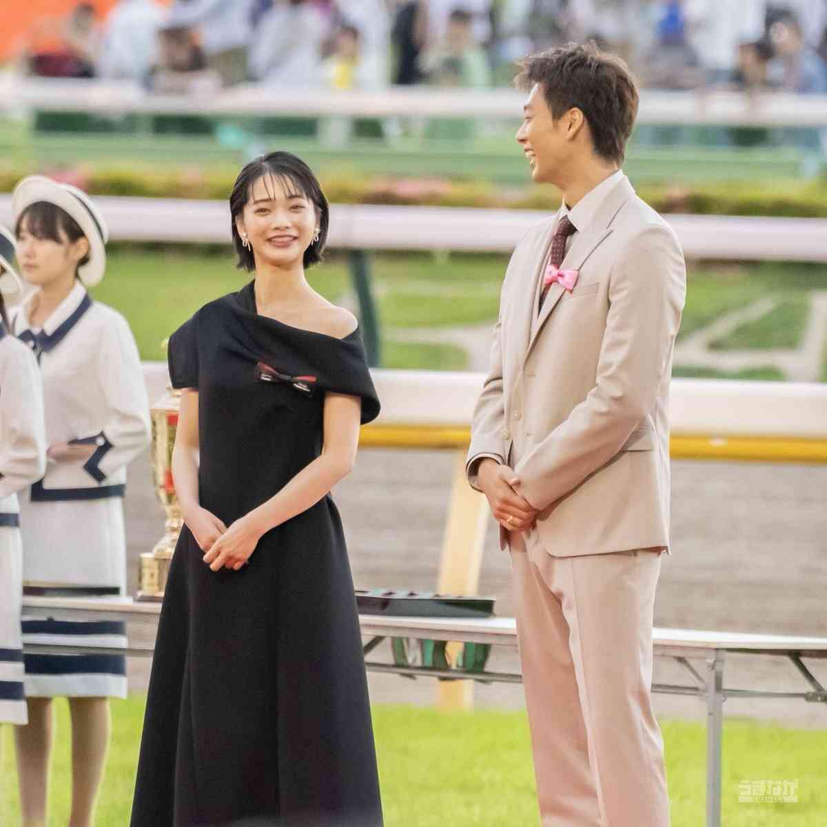 骨格が華奢だと分かる画像が見たいpart7