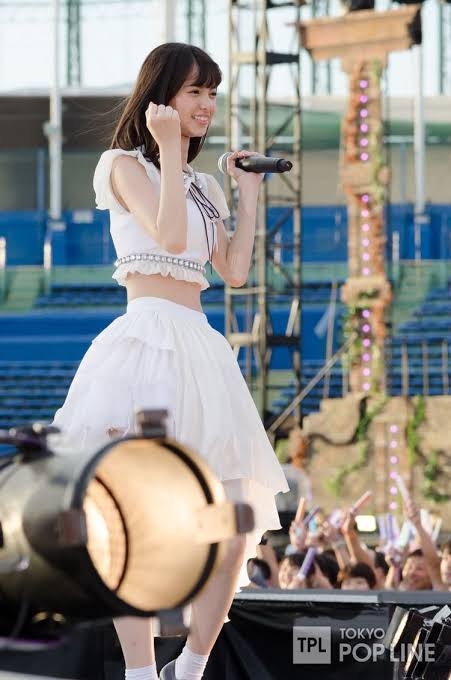 骨格が華奢だと分かる画像が見たいpart7